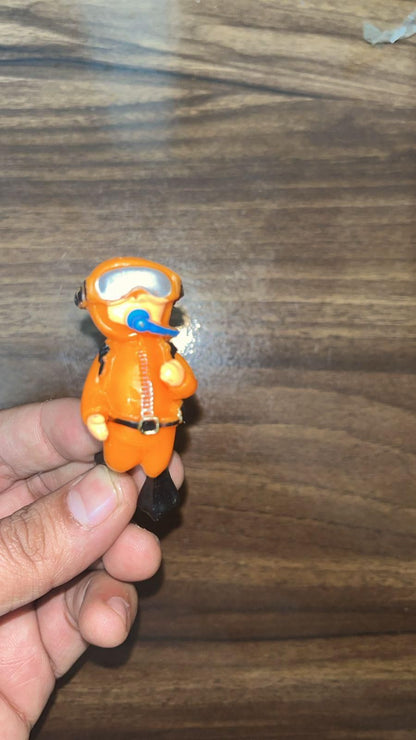 Cute Diving Fish Tank Decorative Ornaments  (Assorted Pack of 2)